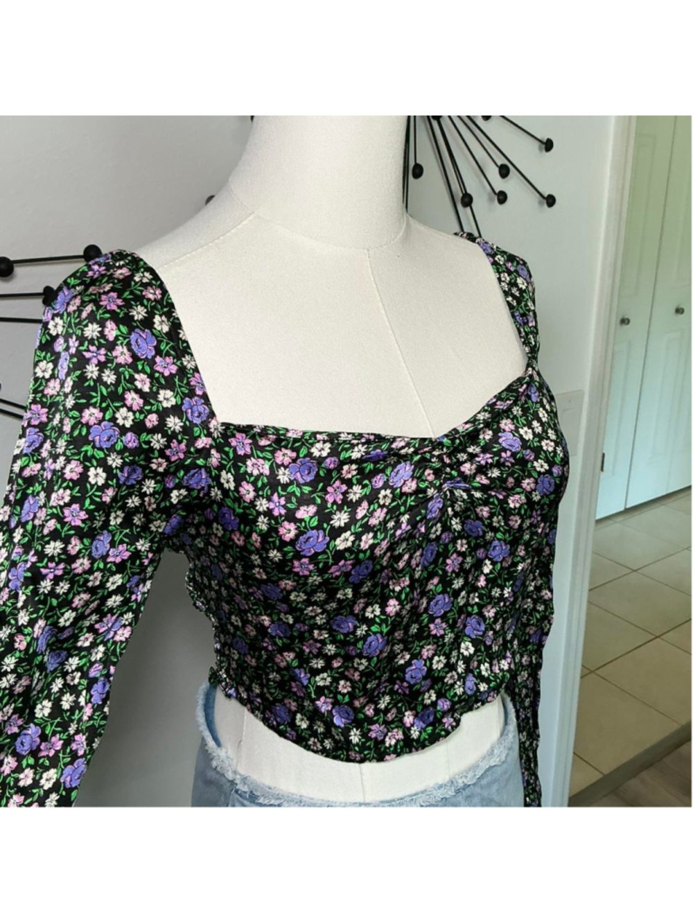 Topshop Petite Black Floral Long Sleeve Corset Crop Top Size US 4 - Picture 2 of 4